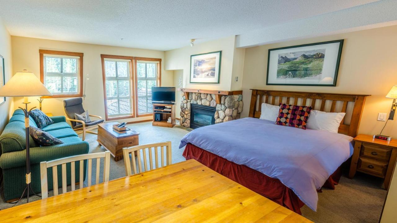 Holiday Home Sun Peaks Bagian luar foto